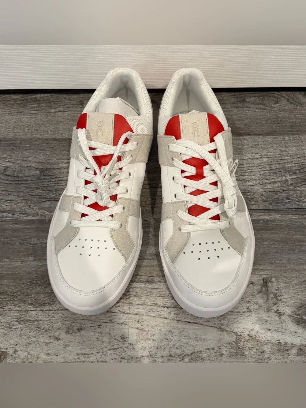 On NWB Roger Clubhouse Tennis Shoe, men’s 8.5